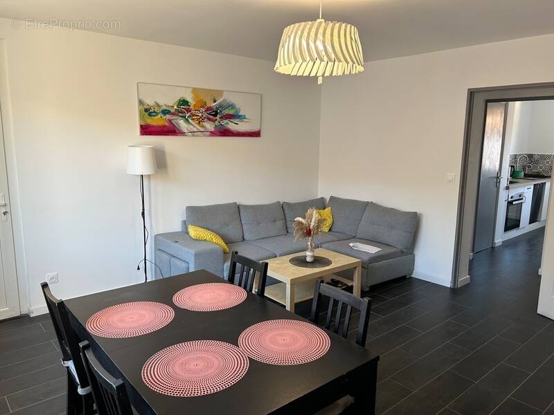 Appartement à SALERNES