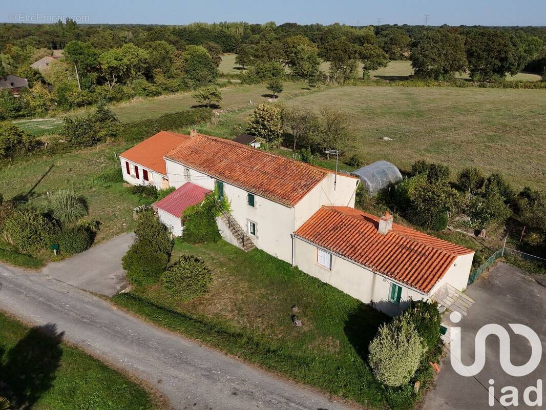 Photo 1 - Maison à LE POIRE-SUR-VIE