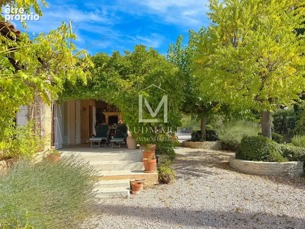 Propriété à vendre à Lorgues   225 m2 habitables, 5 chambres, maison d’amis, piscine et terrain de 4 000 m2 - photo 10