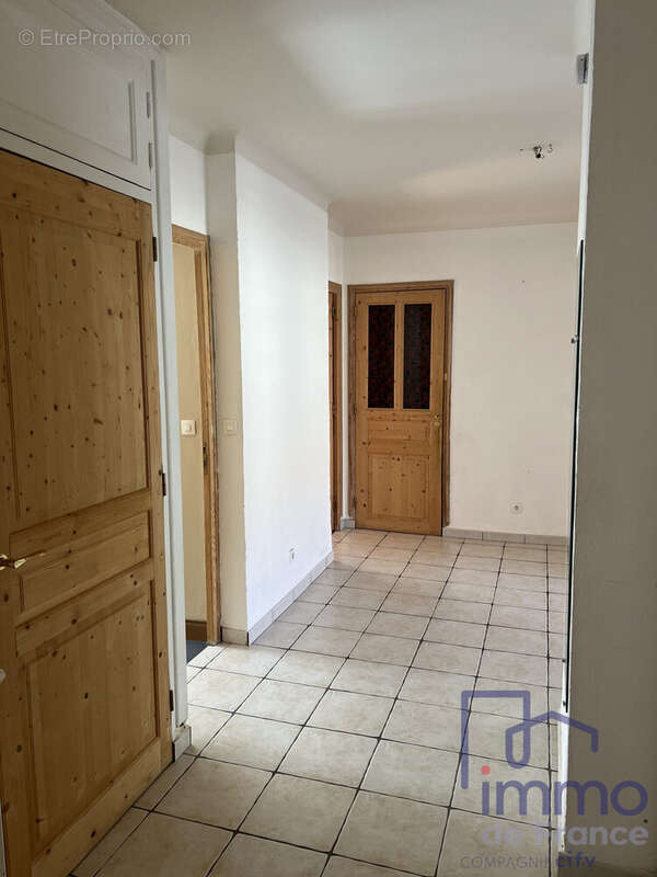 Appartement à SAINT-ETIENNE