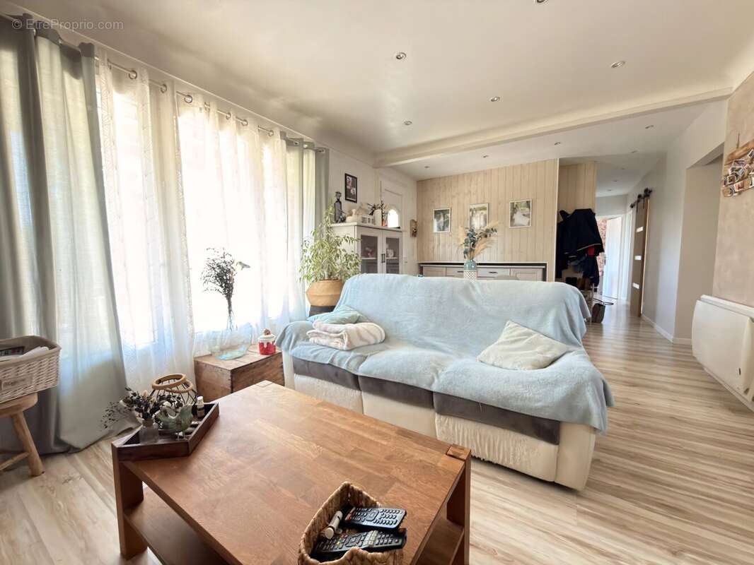 Maison à RUFFEC
