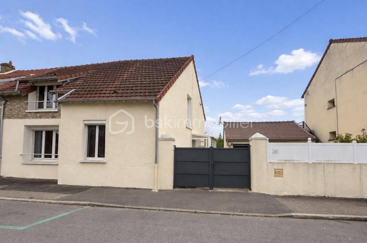 Maison à NANGIS