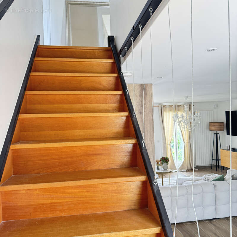 Maison à MONTIGNY-LES-CORMEILLES