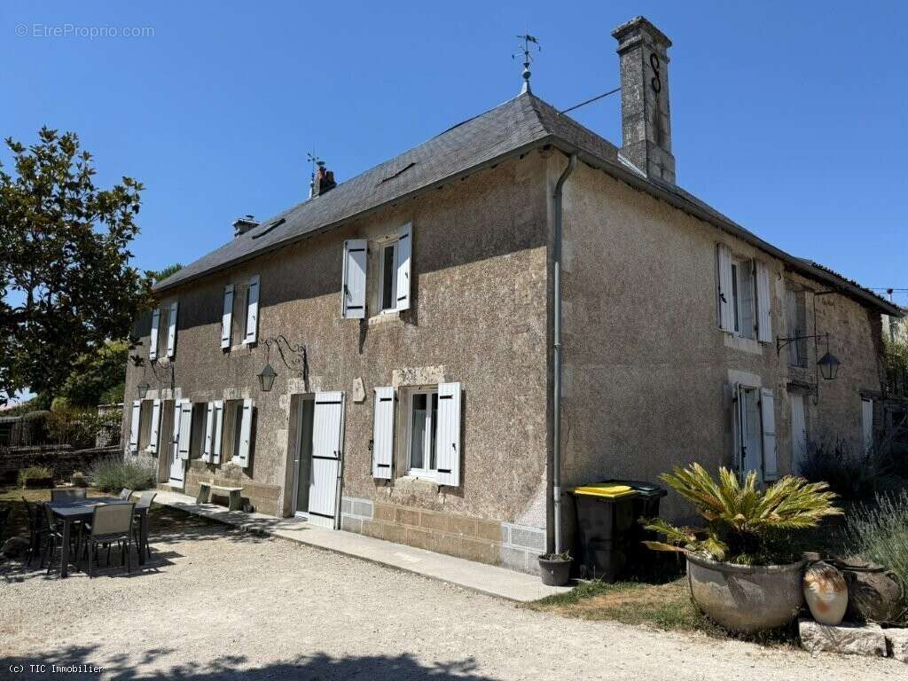 Maison à RUFFEC