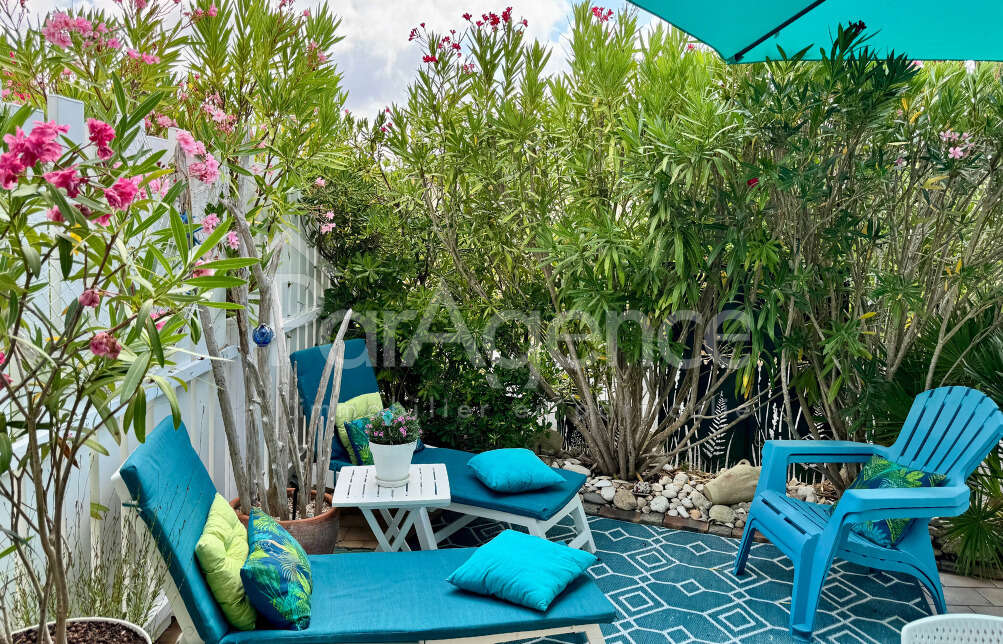 Villa deux chambres et mezzanine - Terrasse et jardin. - photo 4