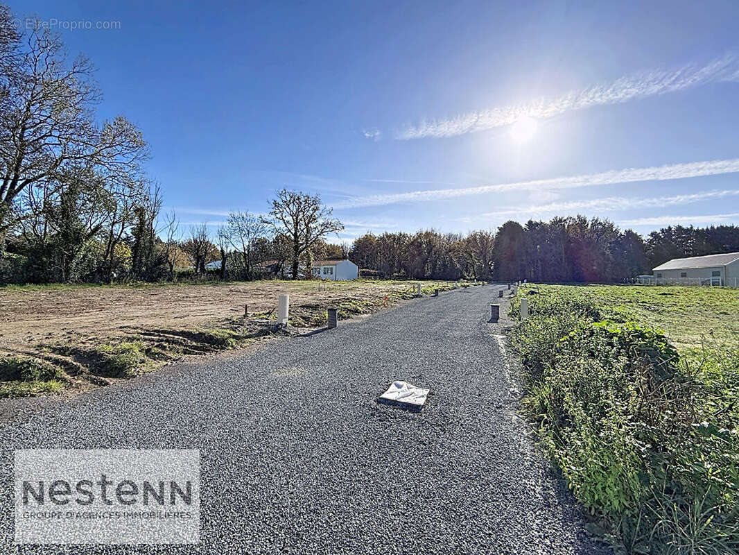 Terrain à SAINT-URBAIN