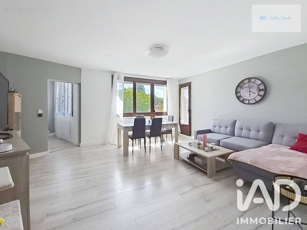 Photo 1 - Appartement à SAINT-FARGEAU-PONTHIERRY