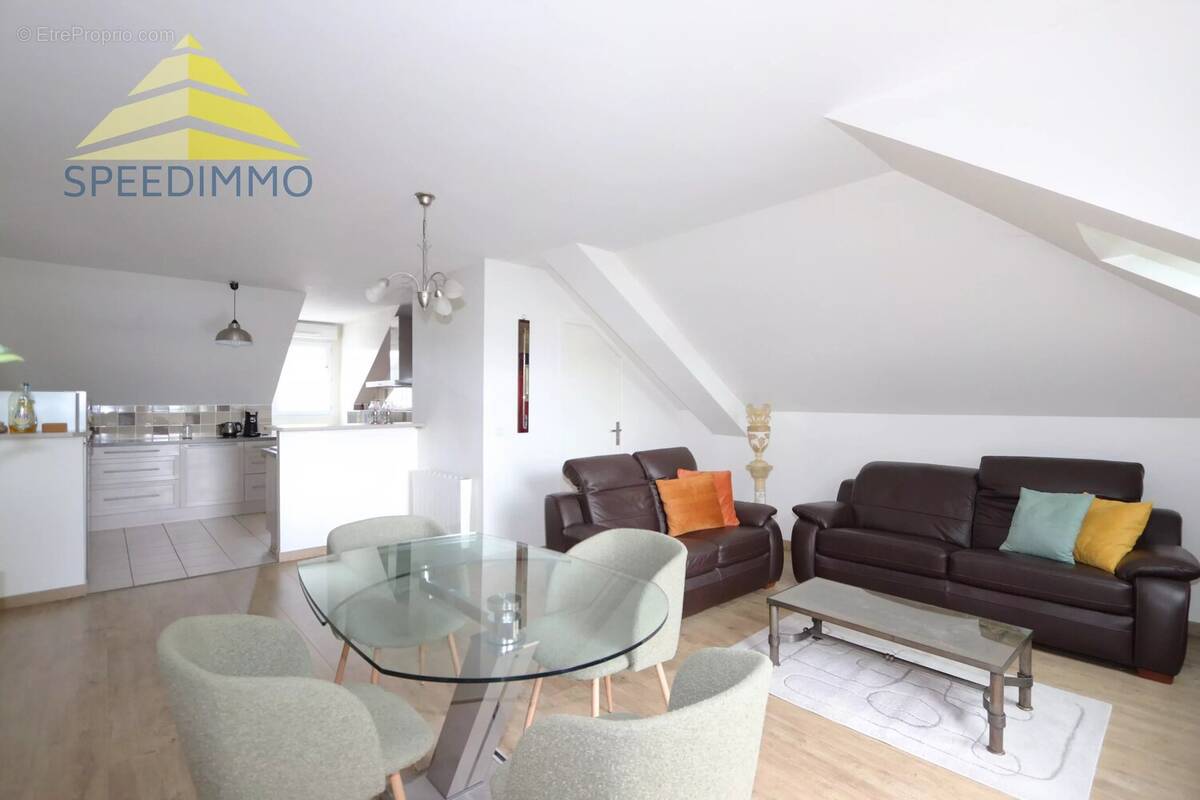 Appartement à MANDRES-LES-ROSES
