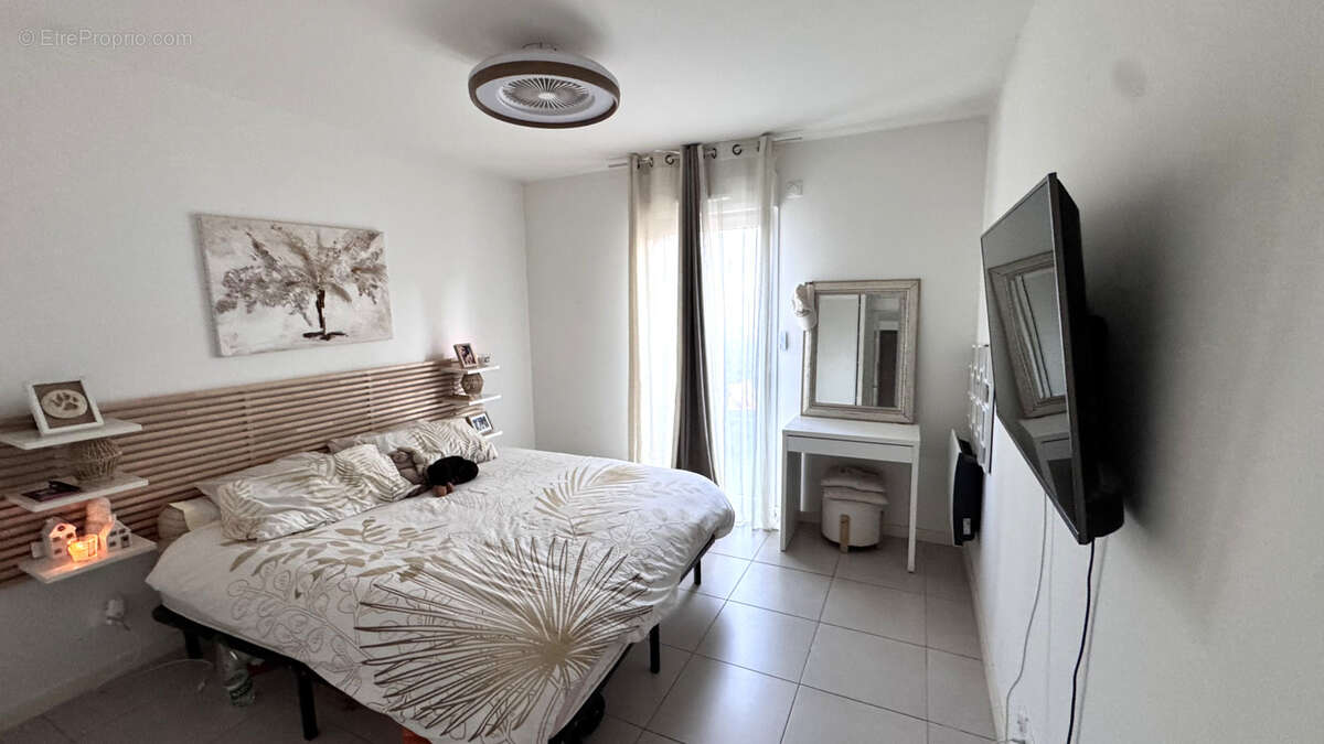 Appartement à CARROS