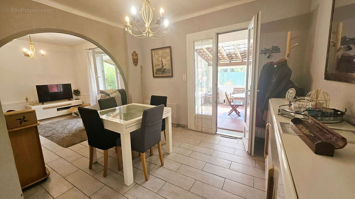 Bas de villa avec jardin privatif de 613 m² ? Fort potentiel ! - photo 4