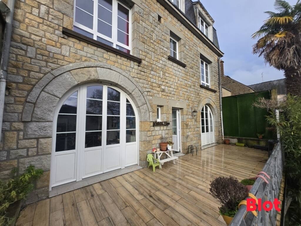Maison à FOUGERES