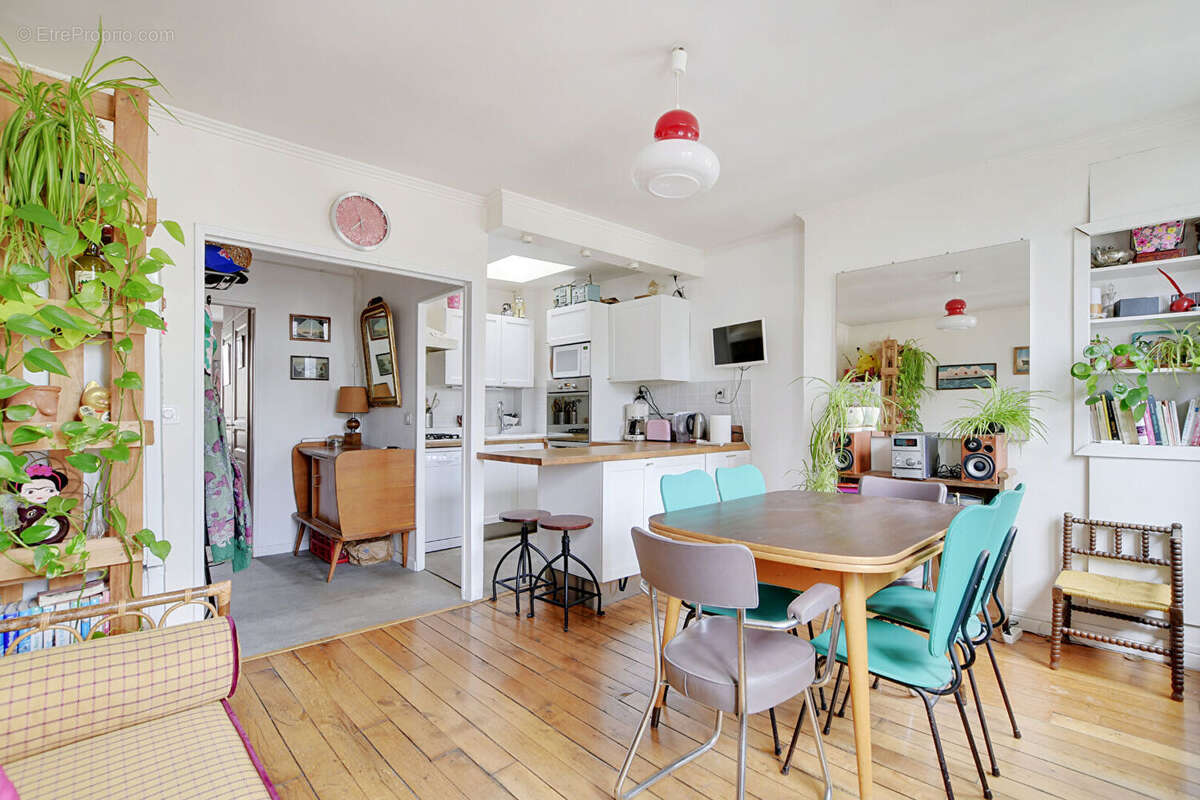 Appartement à PARIS-18E