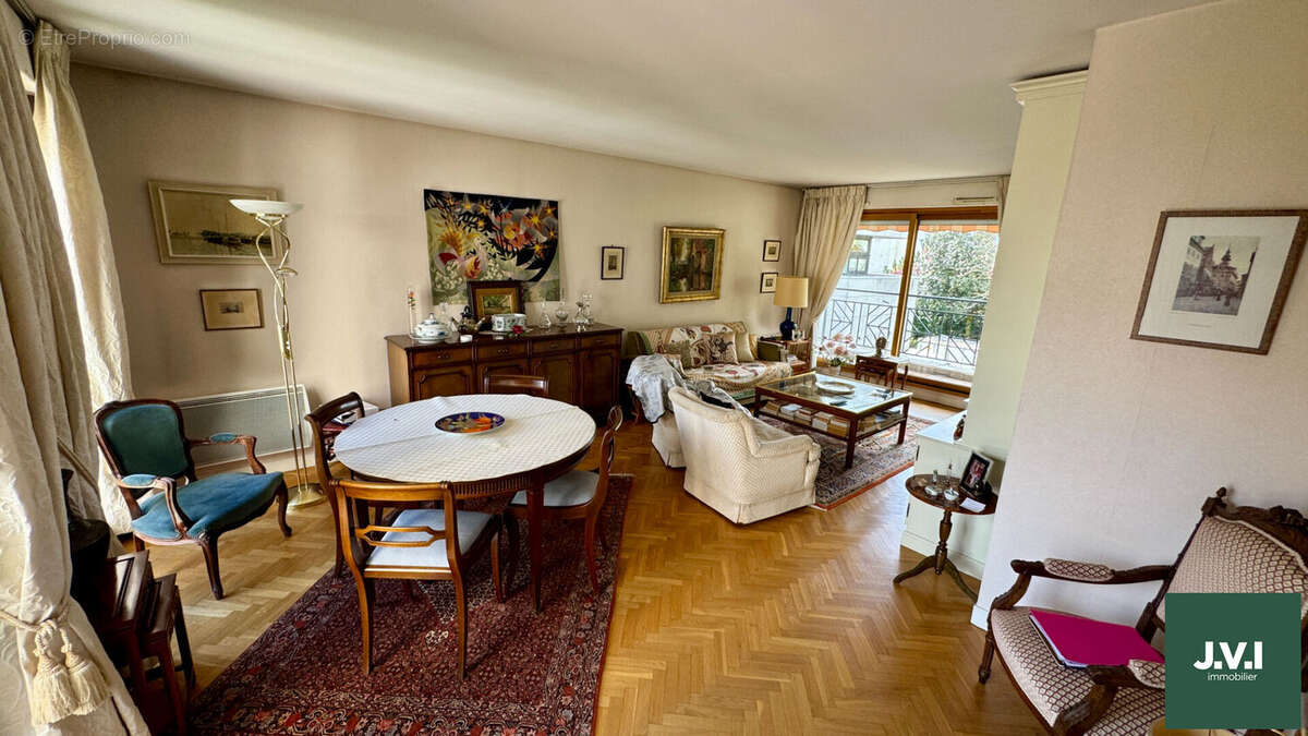 Appartement à ENGHIEN-LES-BAINS