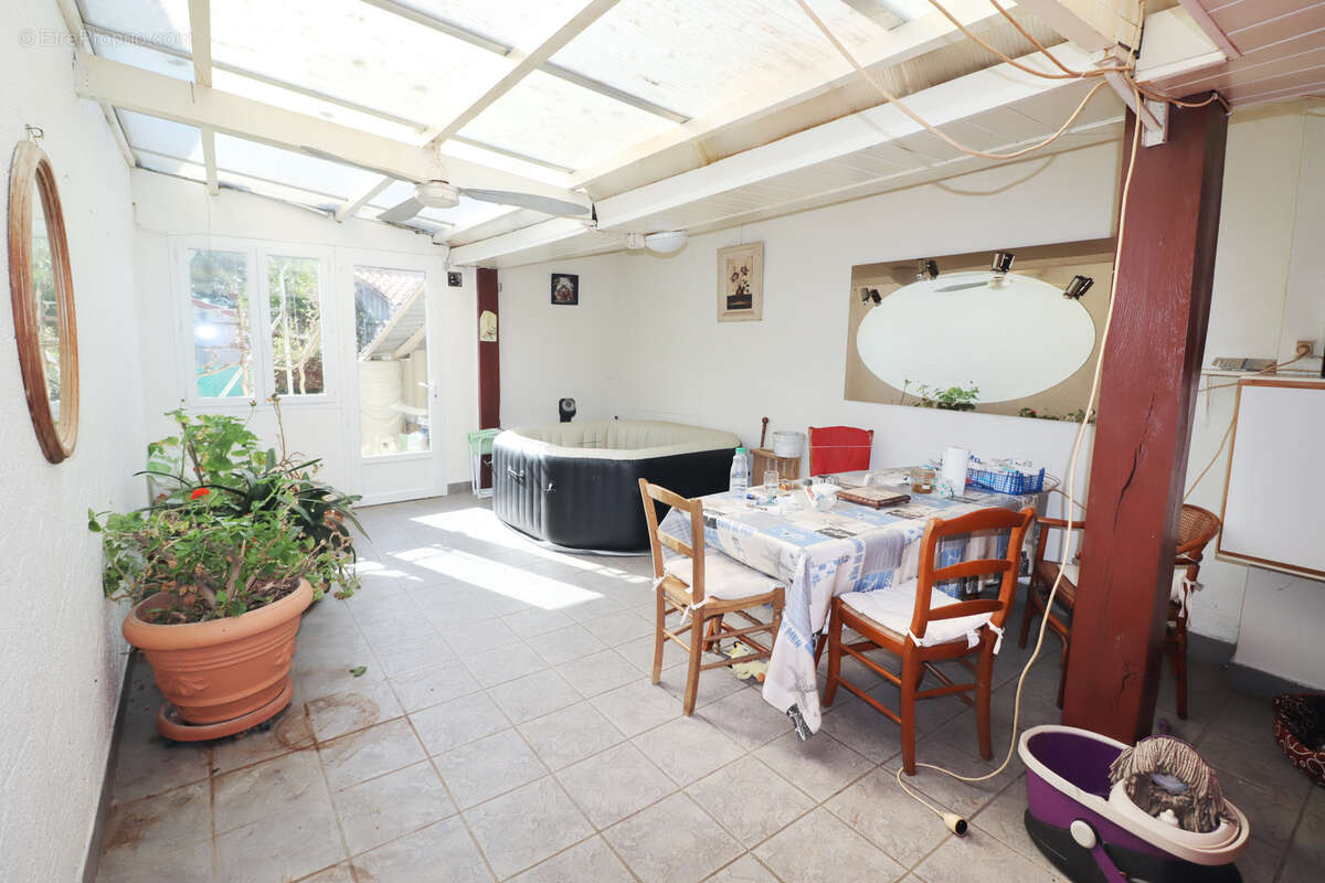 Maison à MESCHERS-SUR-GIRONDE