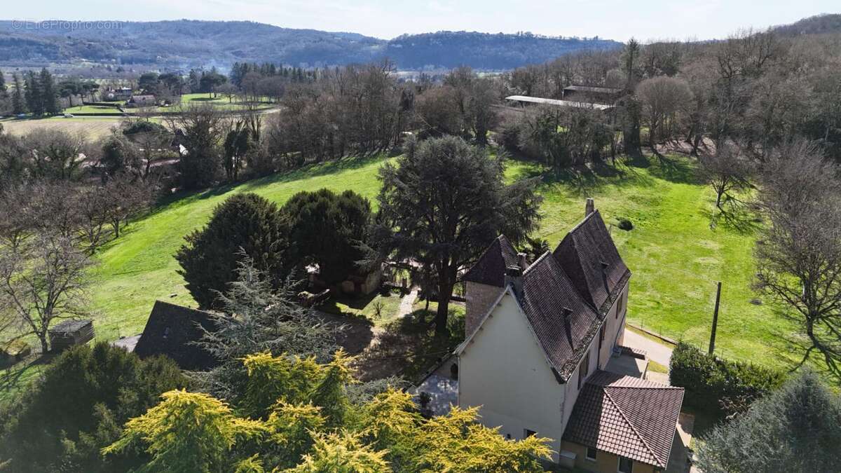 Maison à LA ROQUE-GAGEAC