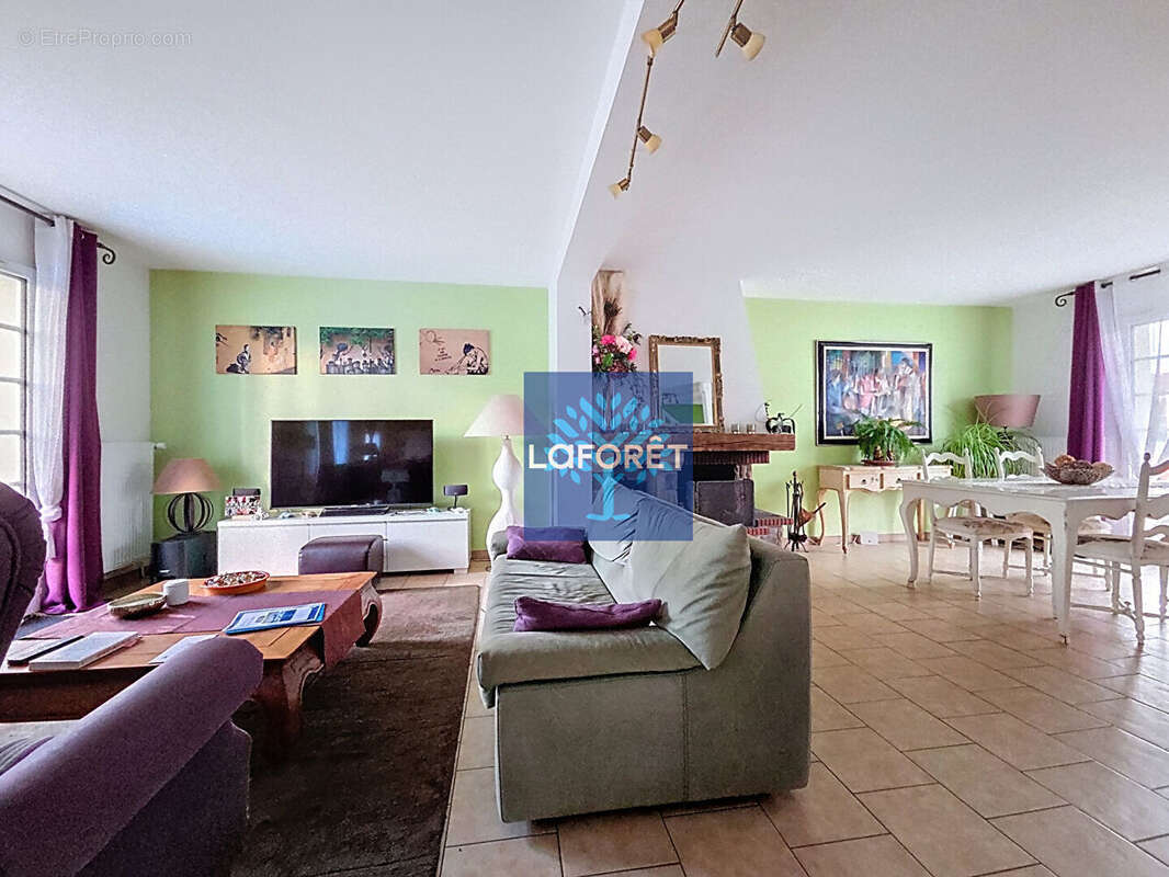 Maison à LEUDEVILLE