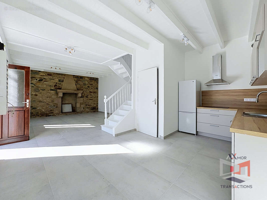 PERROS-GUIREC Centre-ville : maison en pierre rénovée - photo 3