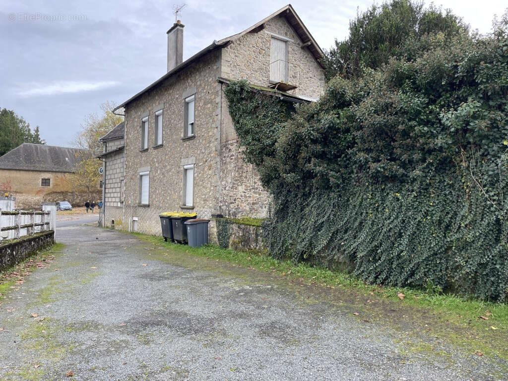 Maison à ARNAC-POMPADOUR