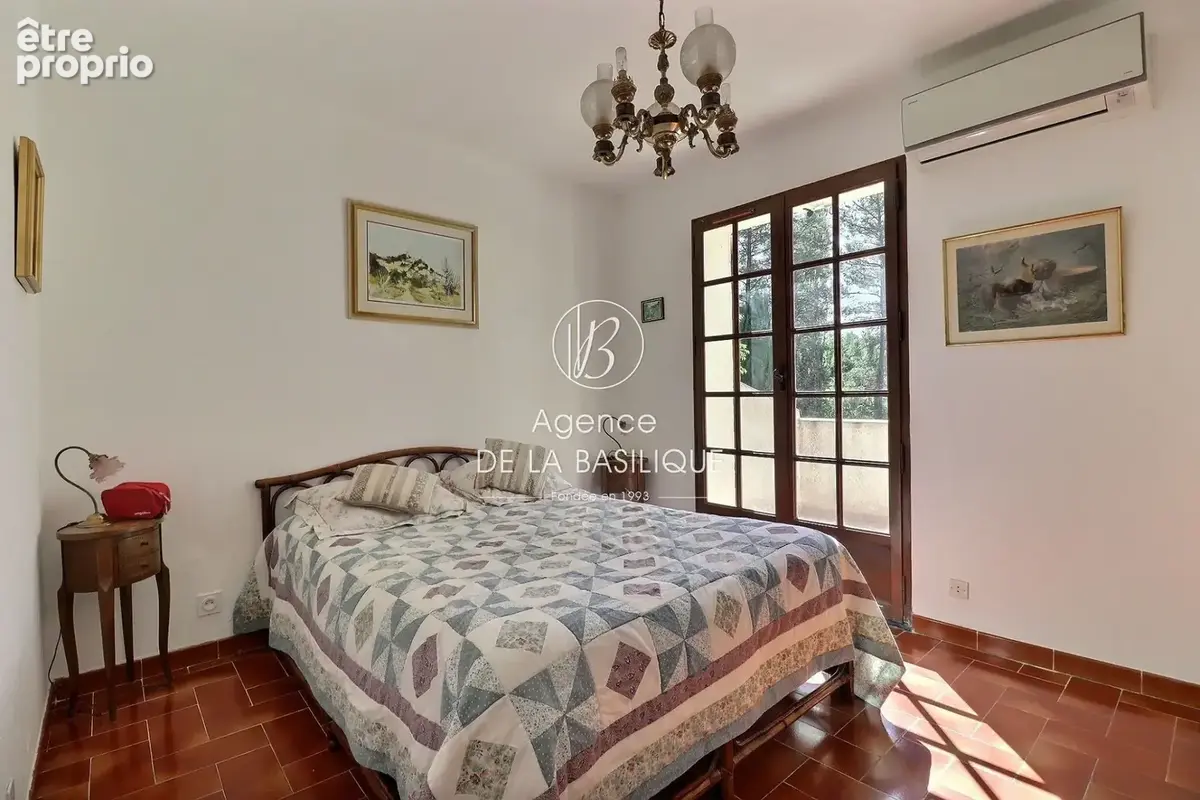 Maison 5 pièces 115 m² à vendre à Saint-Maximin-La-Sainte-Baume (83470) - photo 7