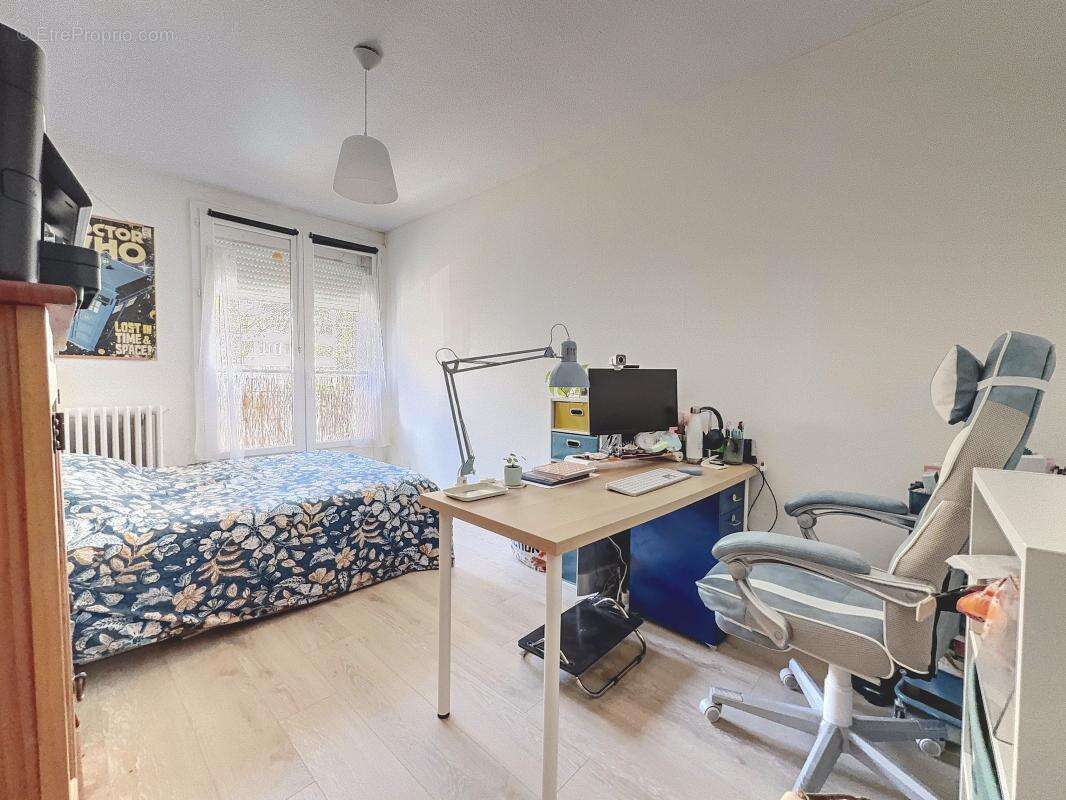 Appartement à CHENOVE