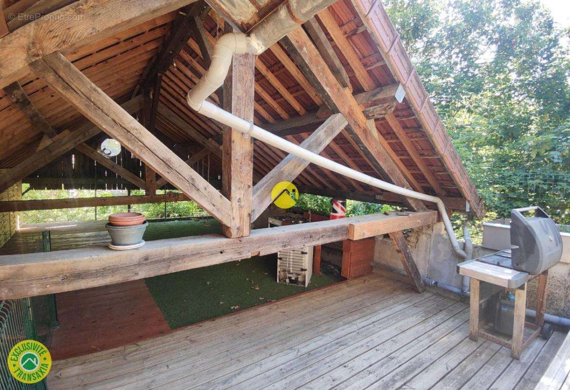 Immeuble de rapport en centre-ville - photo 16
