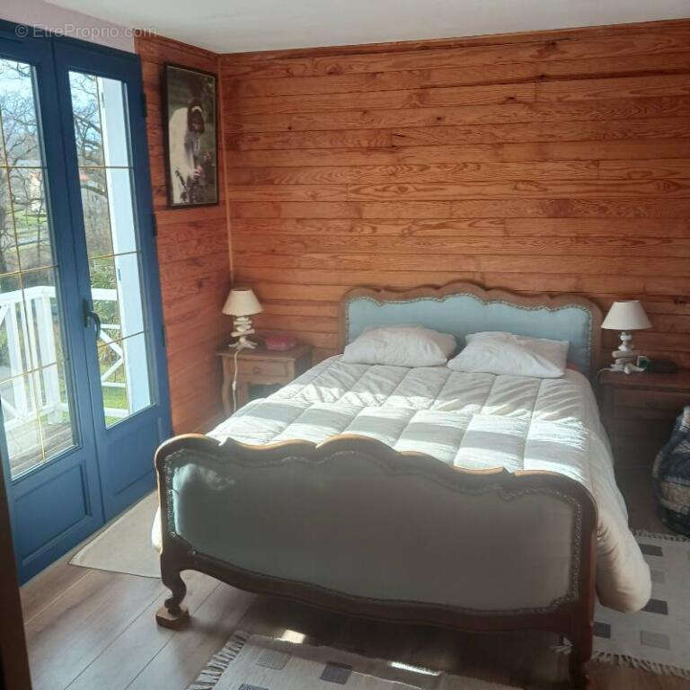 Maison à LA ROCHE-CHALAIS