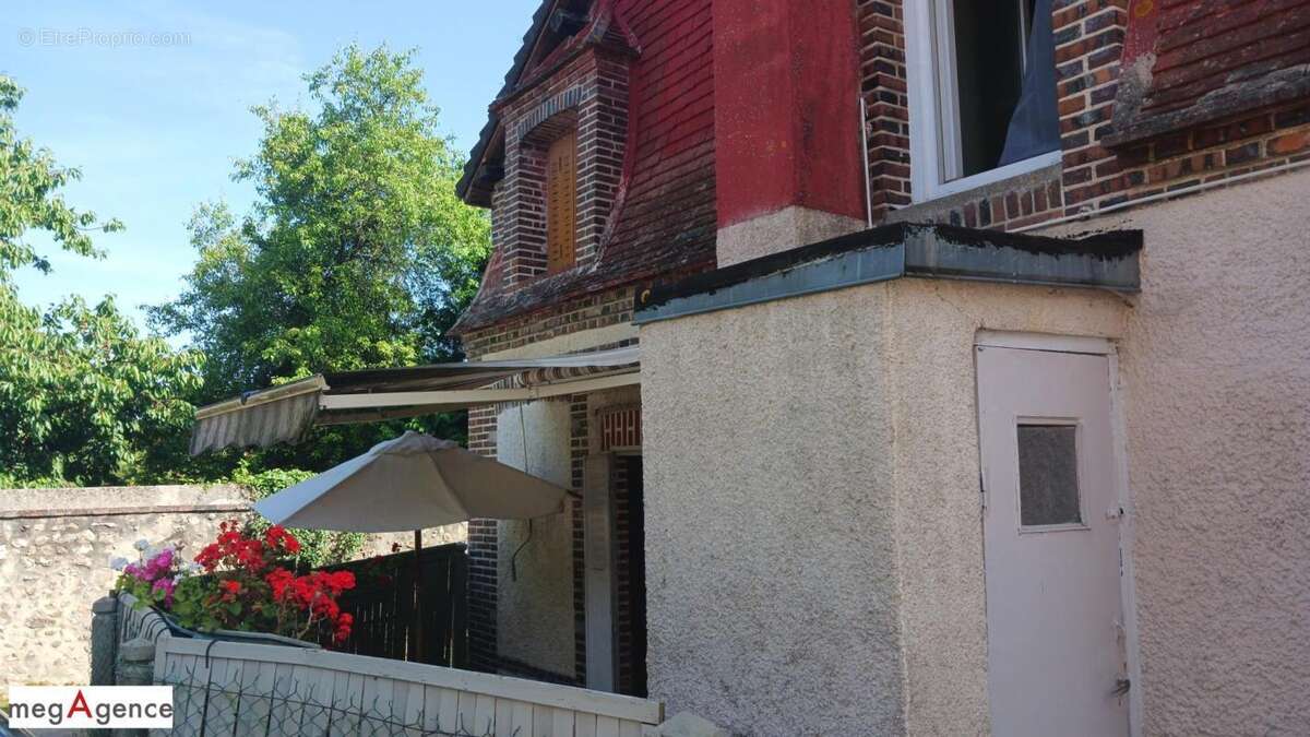 Maison à LA LANDE-SUR-EURE