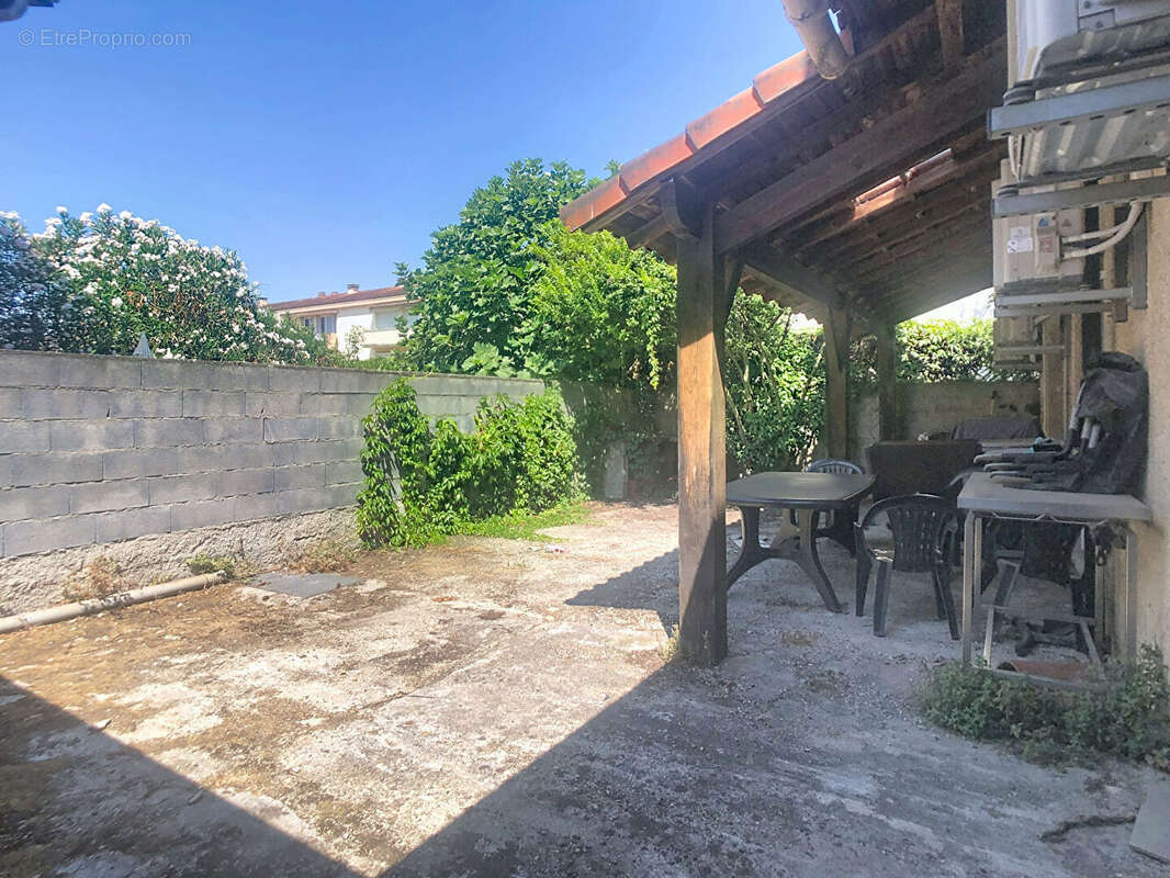 Maison de caractère à usage professionnel, commercial et/ou habitation - photo 7