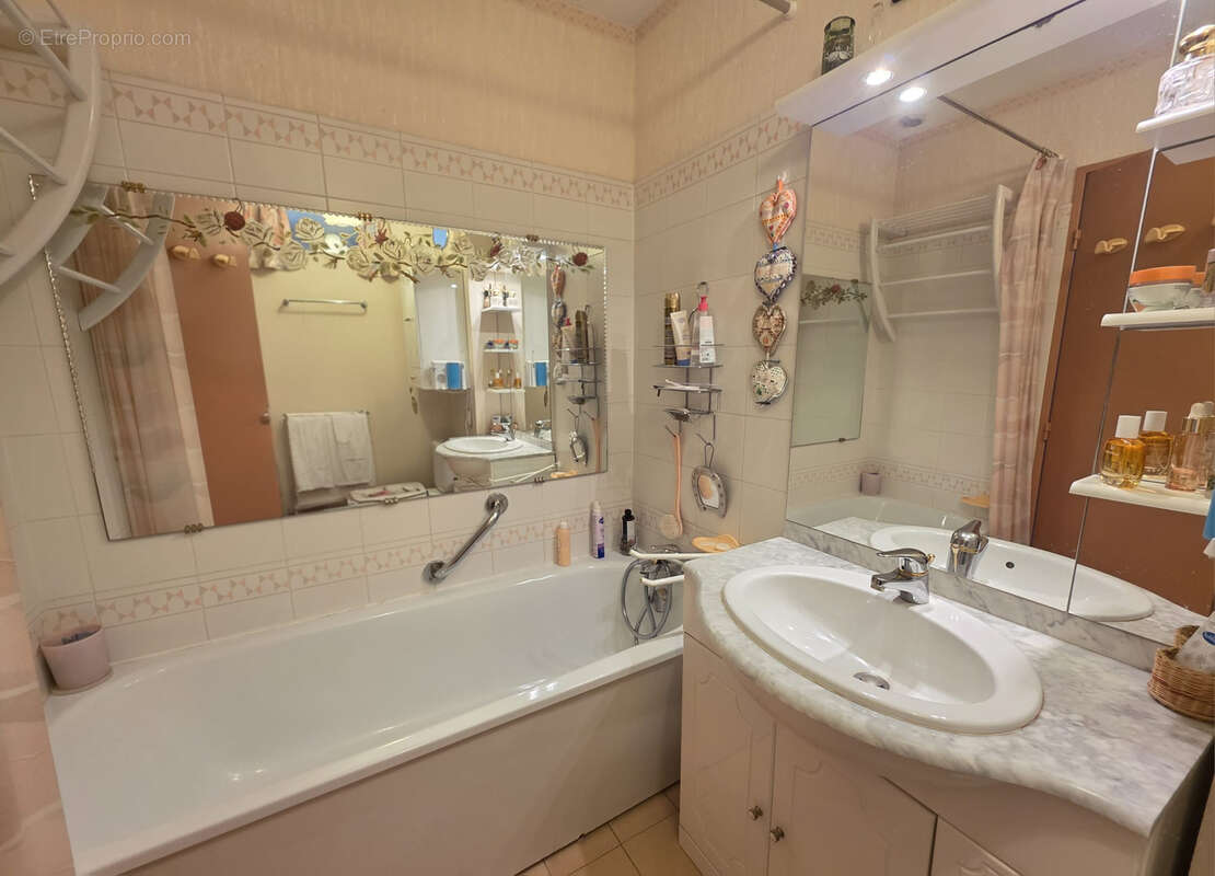 Appartement à PORT-DE-BOUC