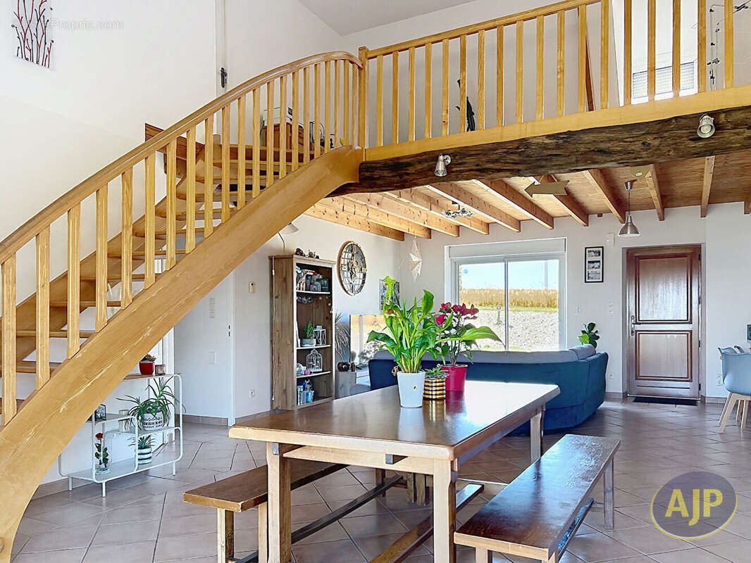 Maison 176 m² à Armaille  - photo 2