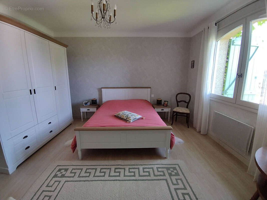 Spacieuse maison de construction traditionnelle - photo 5