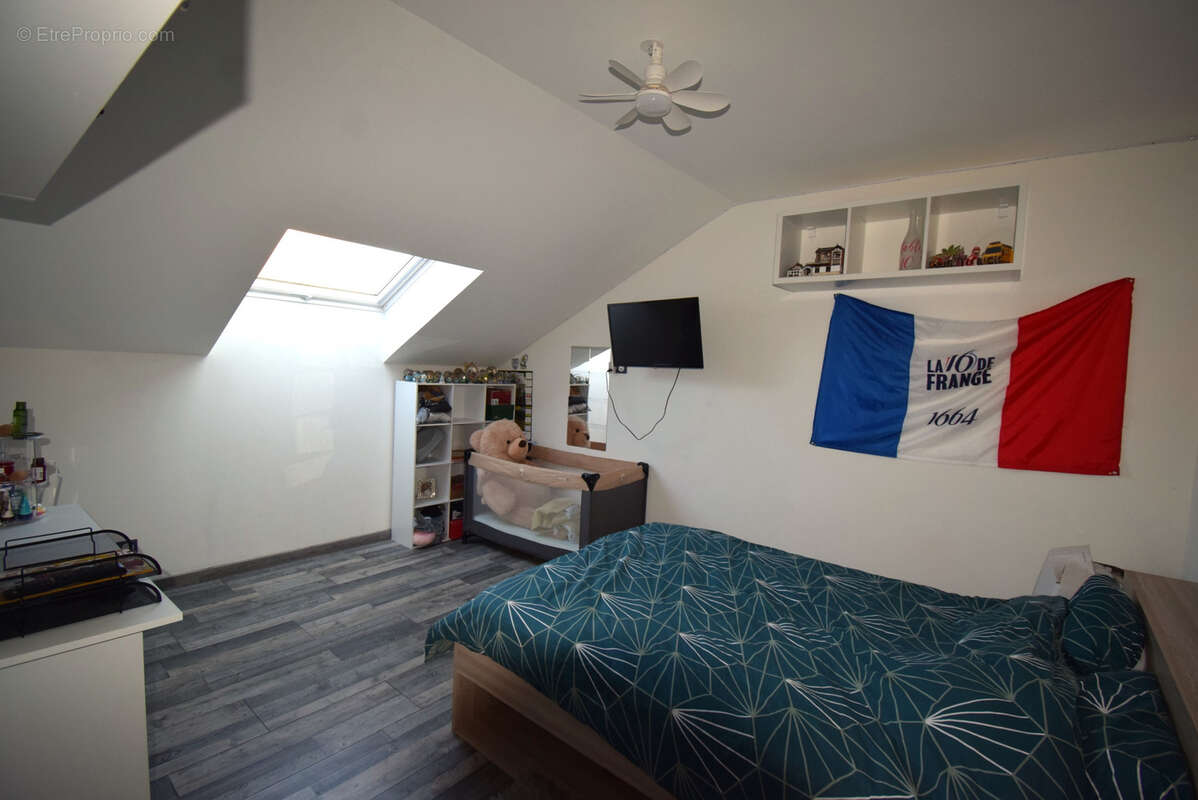 Maison à CHINDRIEUX