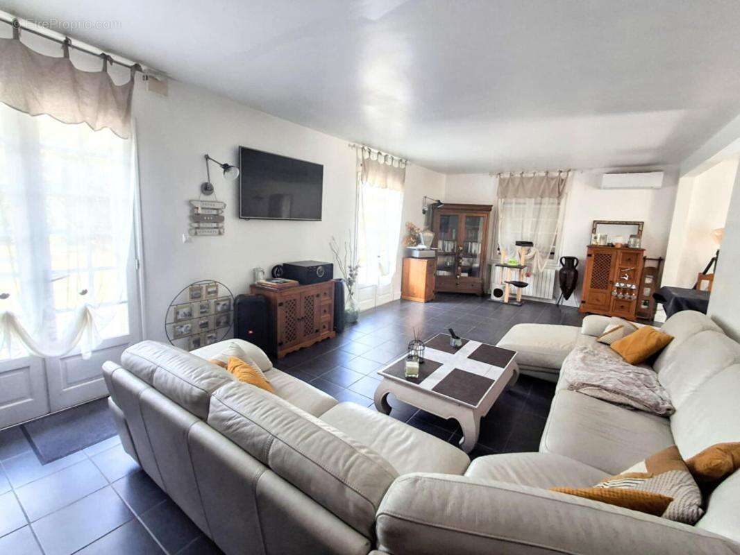 Maison périgourdine de 170 m² - terrain de 1,5 H avec piscine et accès direct à la Dordogne à Eynesse (33220 - photo 9