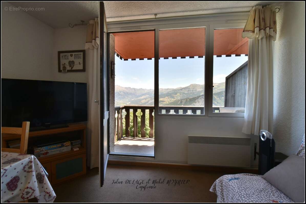 Pra Loup – Appartement plein sud avec vue panoramique, balcon, cave et casier à skis - photo 3