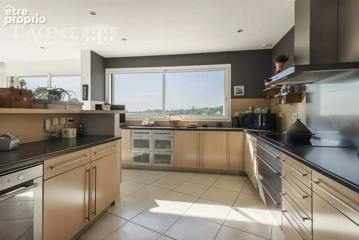 Maison 6 pièces 232 m² à vendre à Marseille-11e (13011) - photo 7