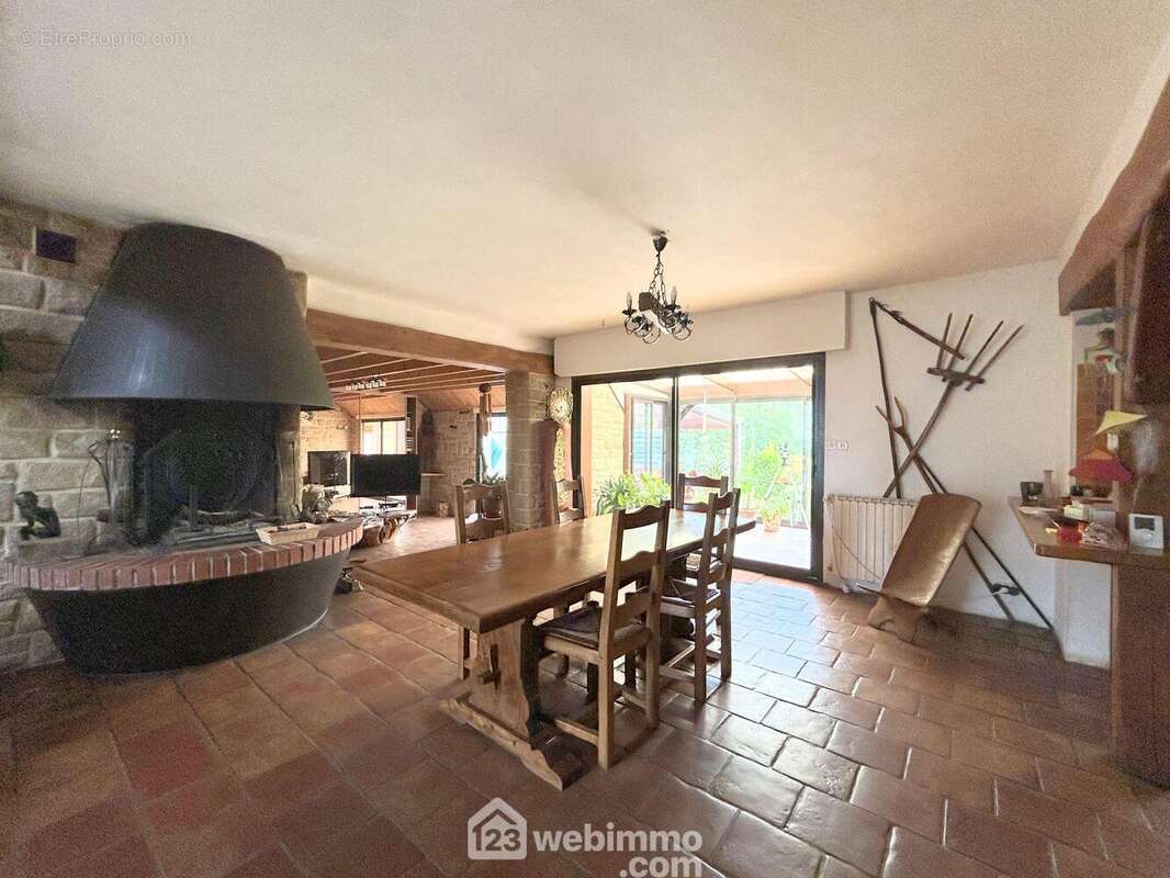 Maison à TREDREZ-LOCQUEMEAU