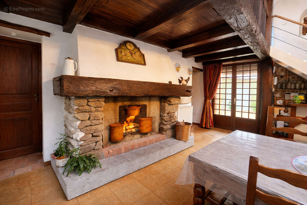 Maison à CHANTELOUP-LES-BOIS