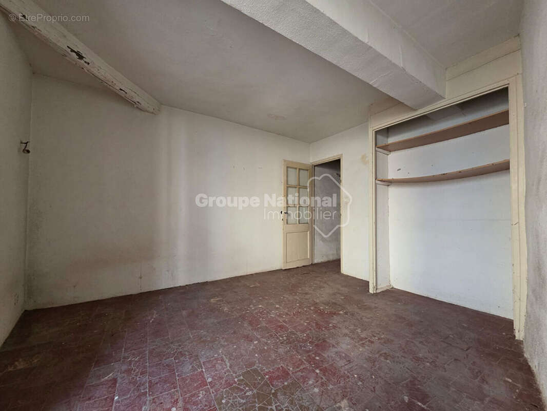 Exclusivité - Maison de ville - A rénover - photo 3