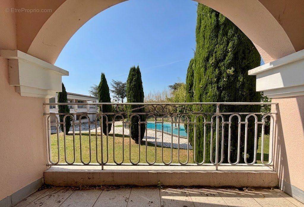 Appartement à BOURG-DE-PEAGE
