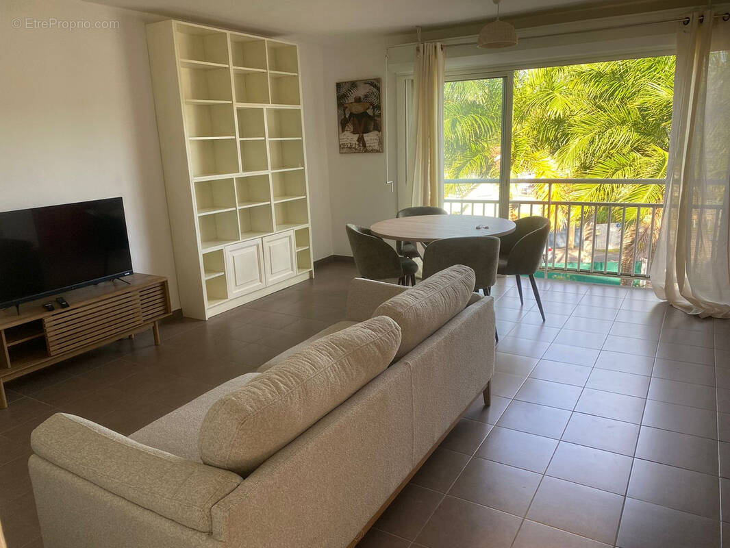 Appartement à BAIE-MAHAULT