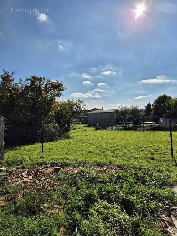 Terrain à VILLOGNON