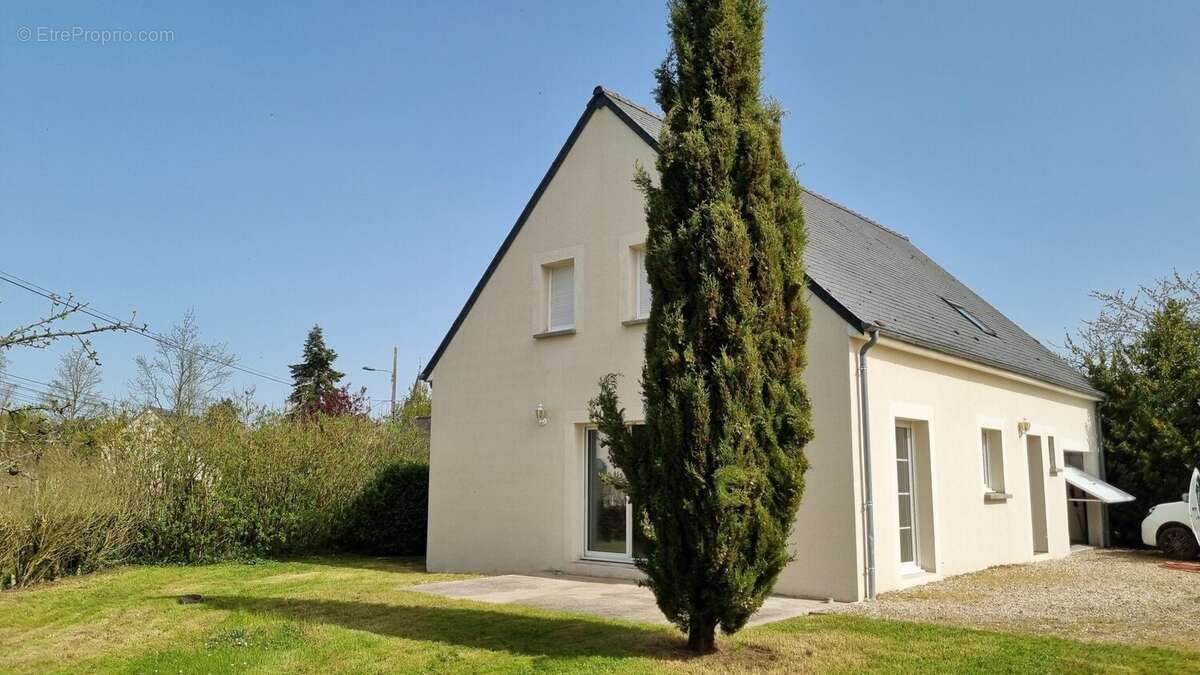 VUE EXTERIEURE - Maison à SORIGNY