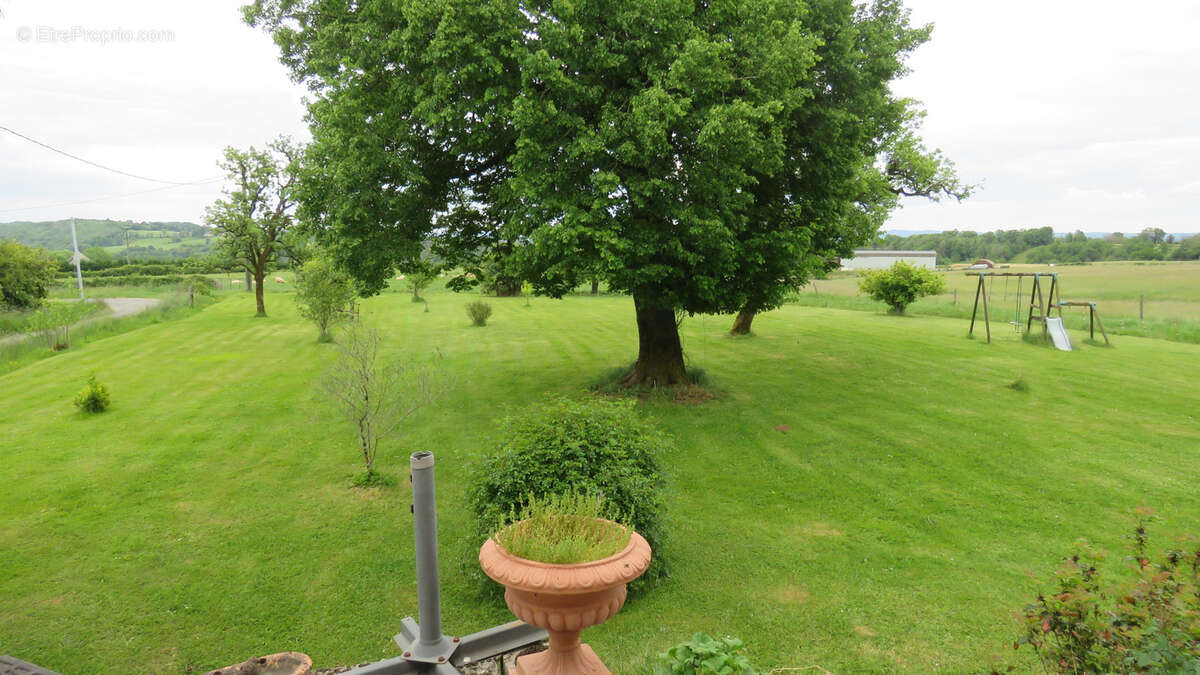 Maison à LANOUAILLE
