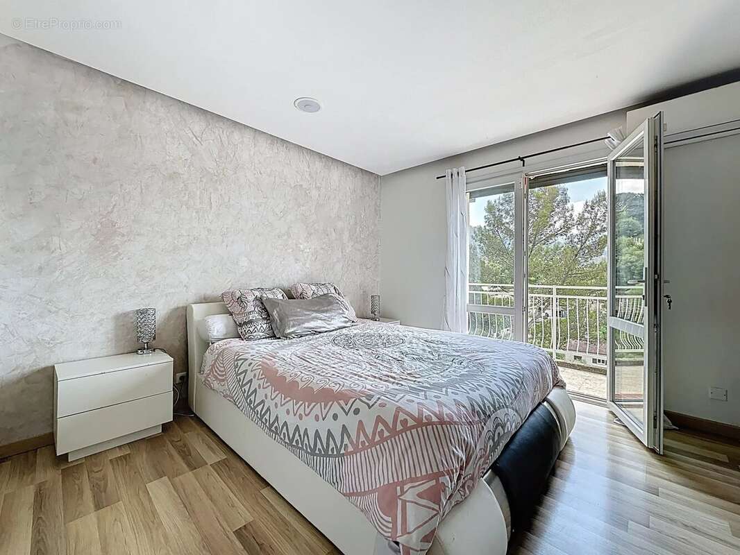 Maison à DRAP