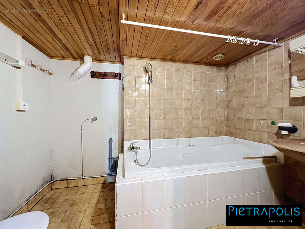Maison 87 m² à Labalme  - photo 4