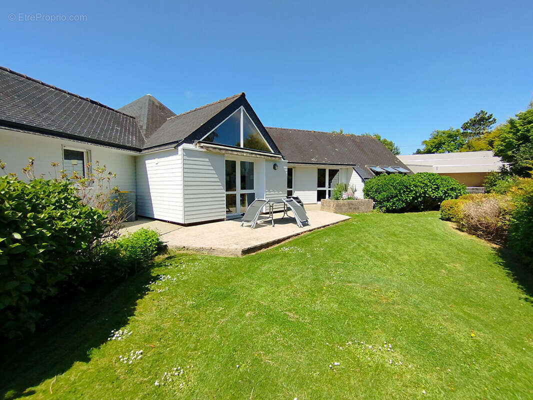 Maison à LAMPAUL-GUIMILIAU