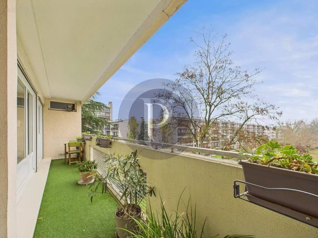 Appartement à LE PLESSIS-ROBINSON