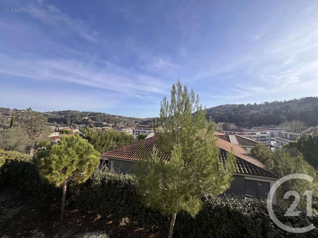 Appartement à MOUGINS