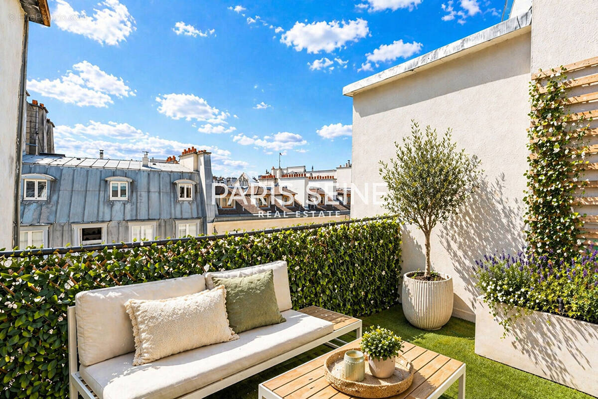 Appartement à PARIS-1E