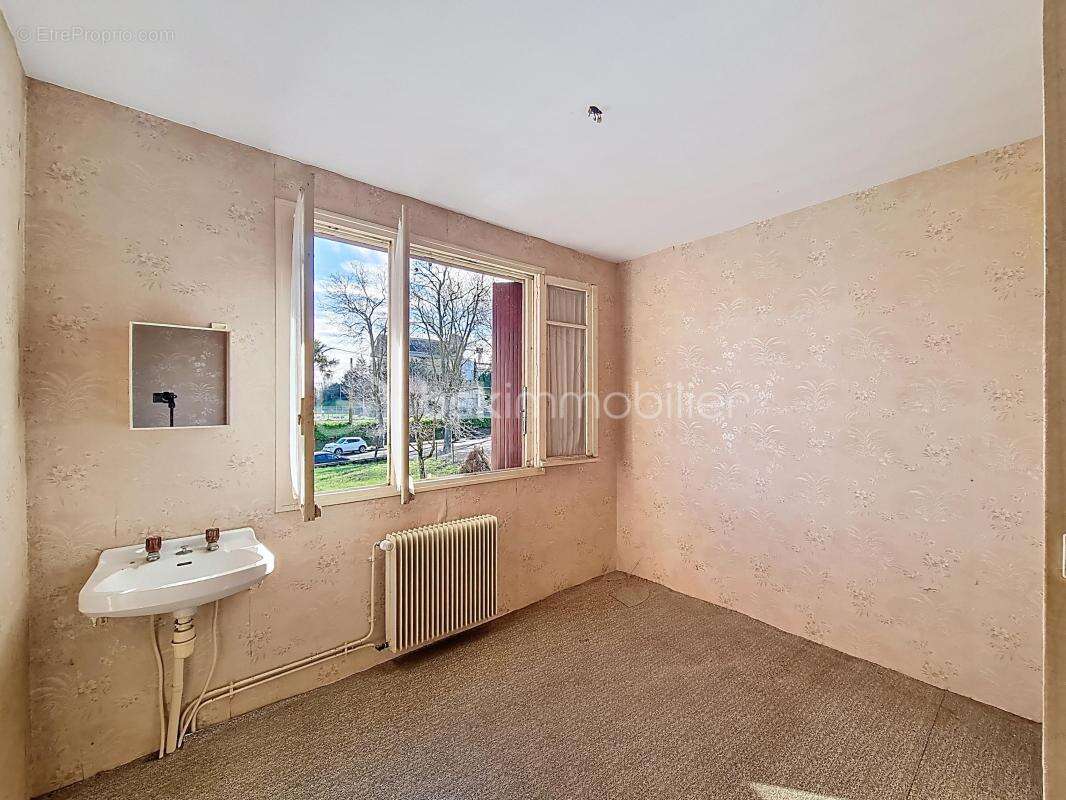 Maison à rénover, vue panoramique et fort potentiel locatif à Miradoux - photo 13